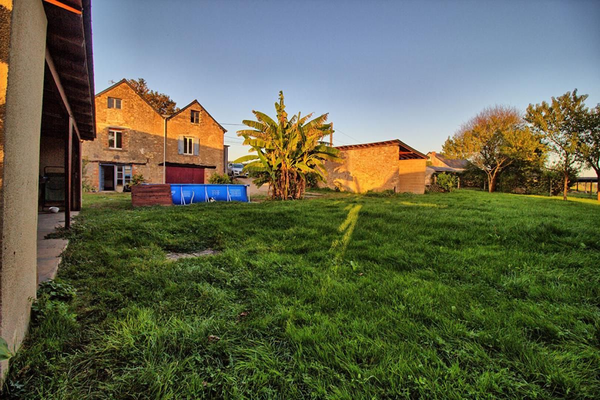 TIERCE Maison Morannes Sur Sarthe Daumeray 5 pièce(s) 131 m2 nombreuses dépendances 2