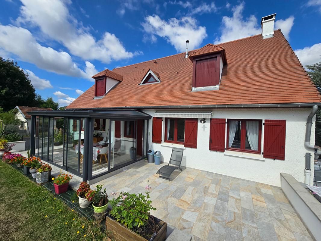 CREUZIER-LE-VIEUX Villa Creuzier Le Vieux 6 pièce(s) 176 m2 2