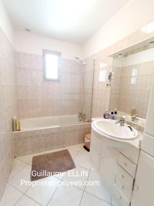 REYNES Maison Reynes 133m2 piscine et panorama 2