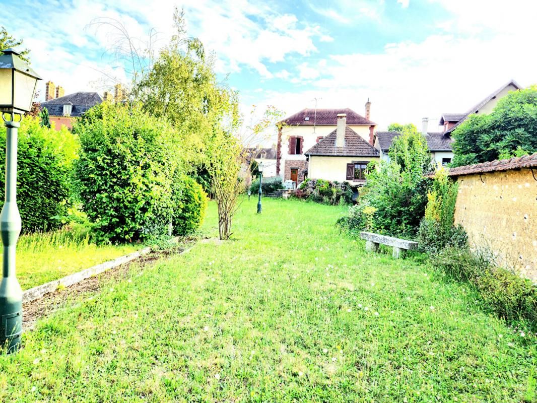 GAILLON es - sur 1.200 m2 de terrain plat - Prix : 233.000 4