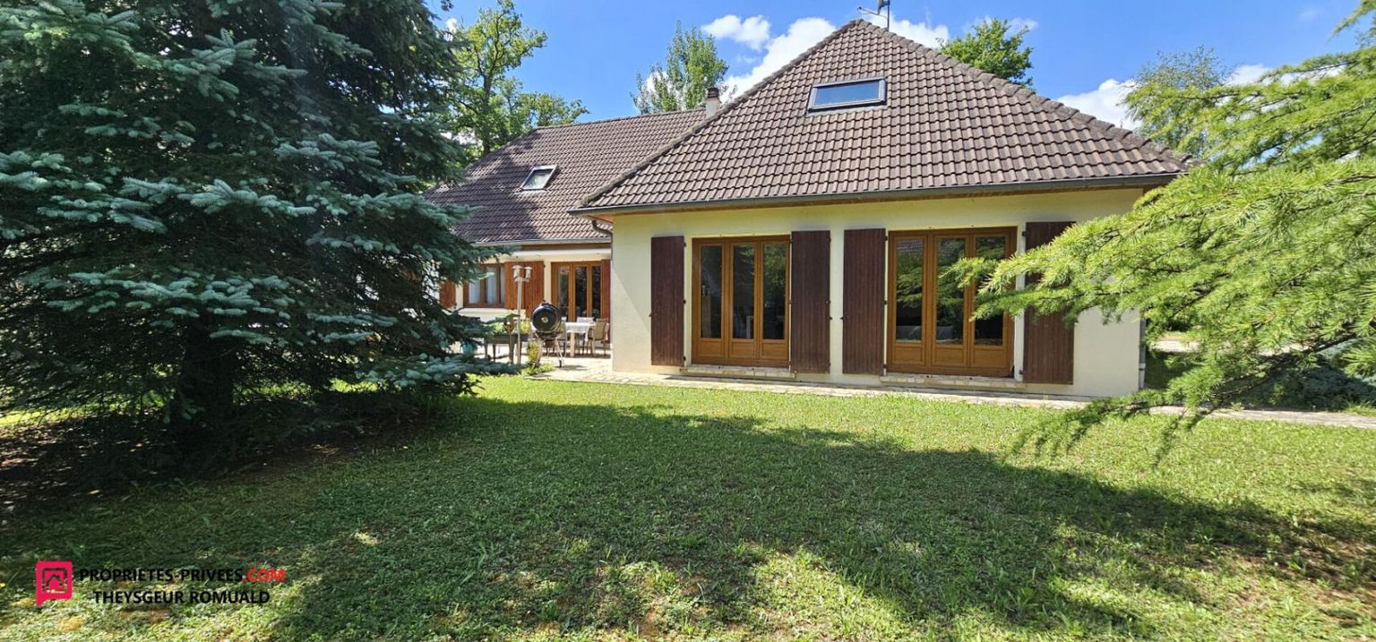 COURTENAY Maison Courtenay 8 pièce(s) 250 m2 1