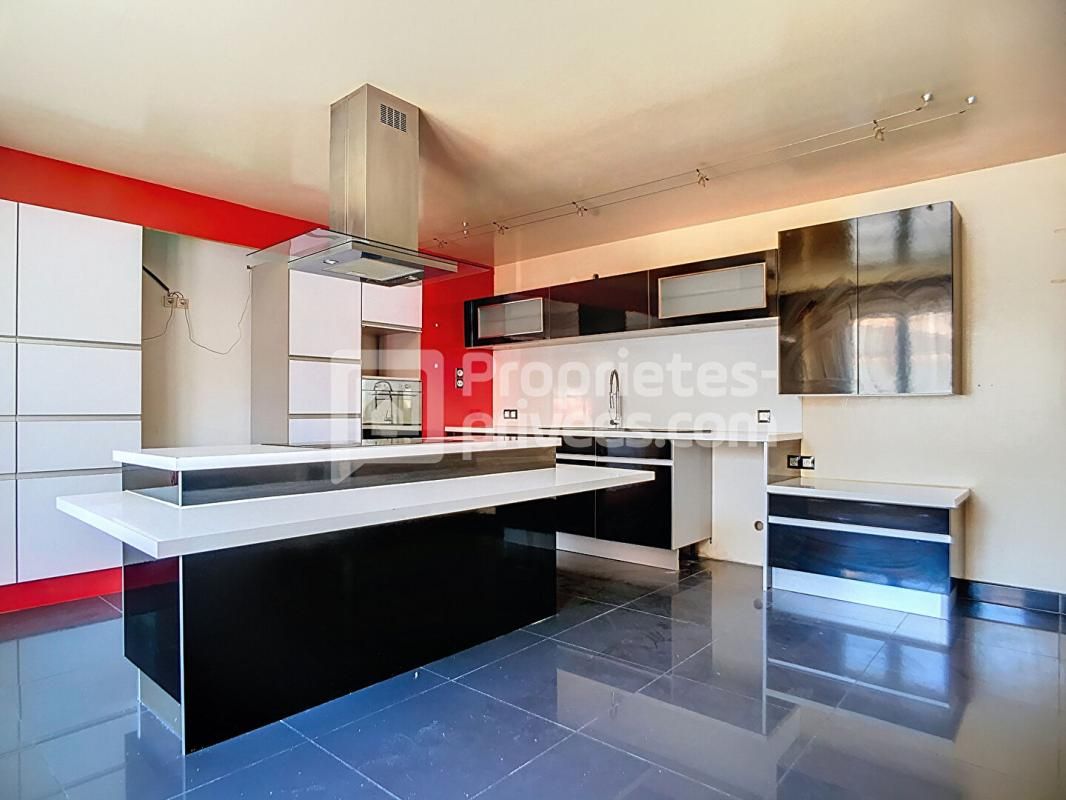 BRESSUIRE Maison Bressuire 165m² 1