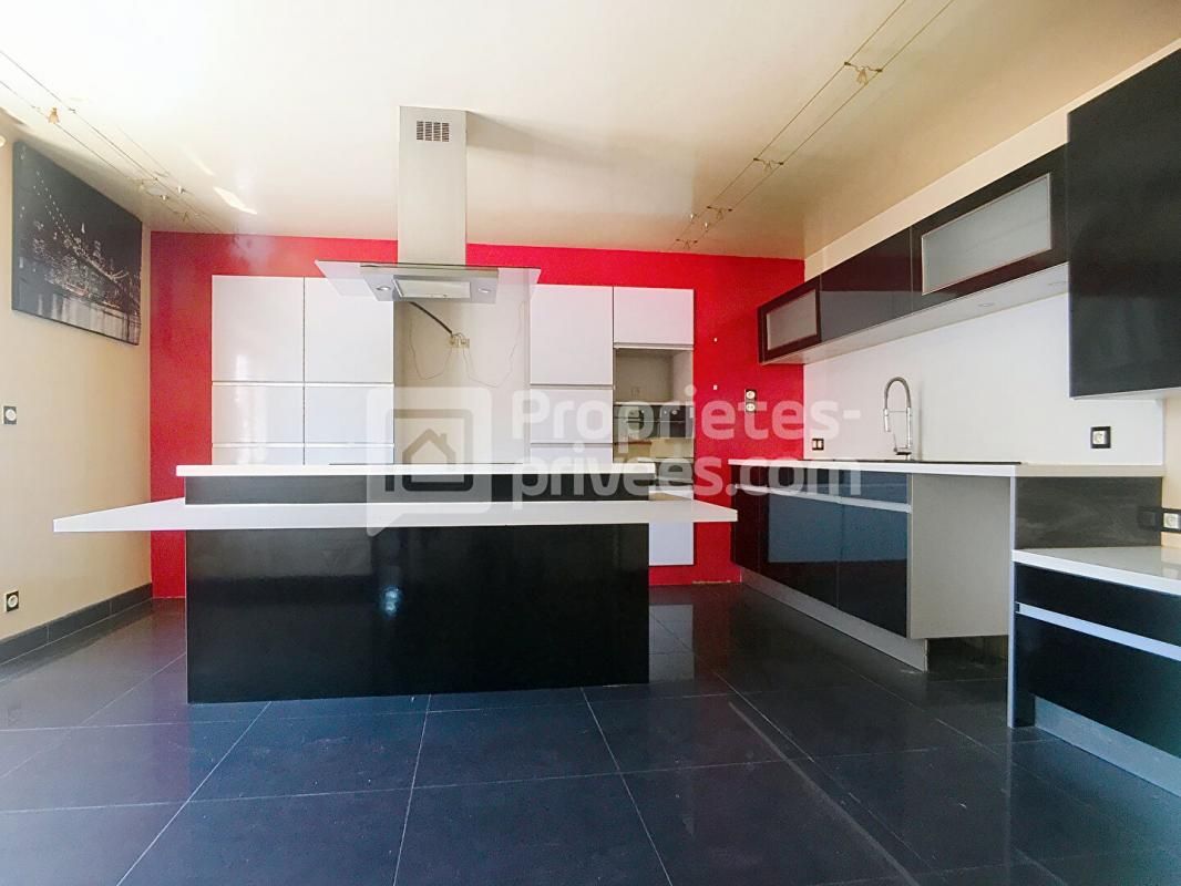 BRESSUIRE Maison Bressuire 165m² 2