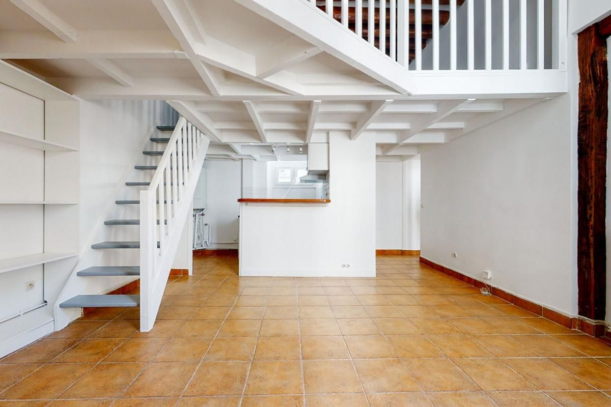 Beau 3 pièces atypique avec mezzanine - Beaucoup de charme