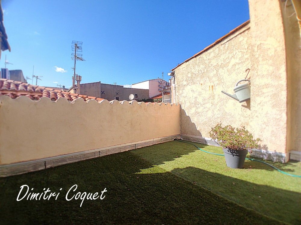 MEZE Maison de village avec terrasse de toit proche du port 2