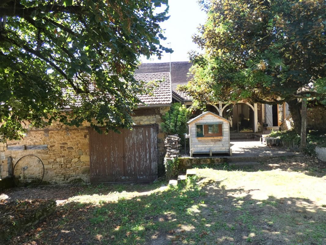 PREYSSAC-D'EXCIDEUIL Maison Preyssac d' Excideuil 24160 170 m2 / 4 chambres / grange / jardin 2