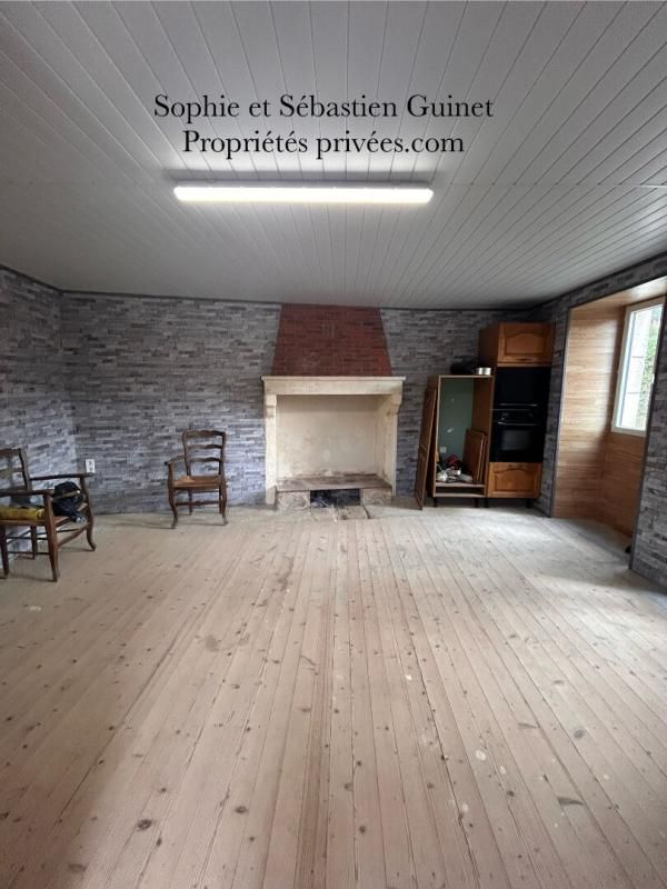 SAINT-JUIRE-CHAMPGILLON Maison Saint Juire Champgillon 6 pièce(s) 123 m2 2