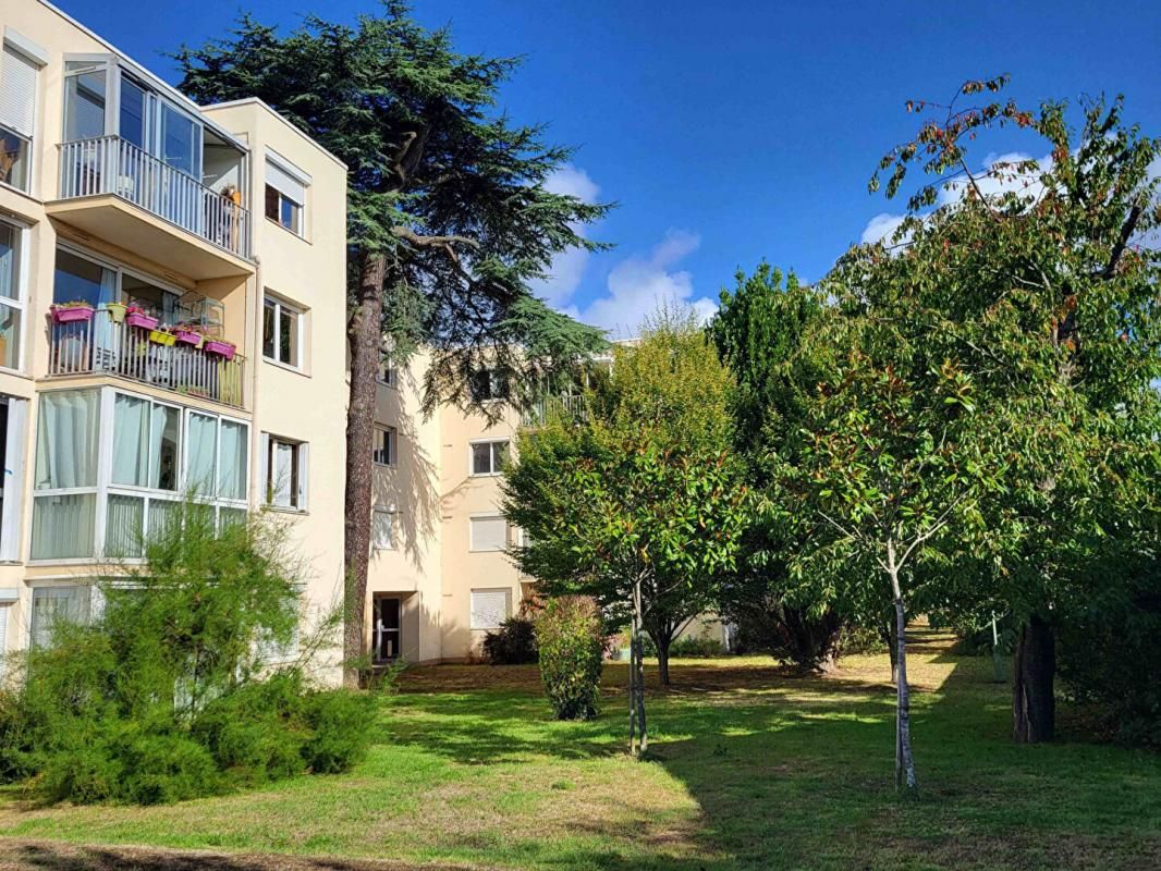 ABBARETZ Appartement 4 pièce(s) 74 m2 NANTES 44100 1