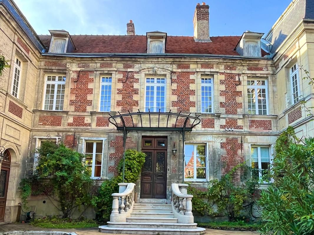 NOYON Maison de Maître à Noyon :10 pièce(s) 288 m2 - Terrain 959m² 2
