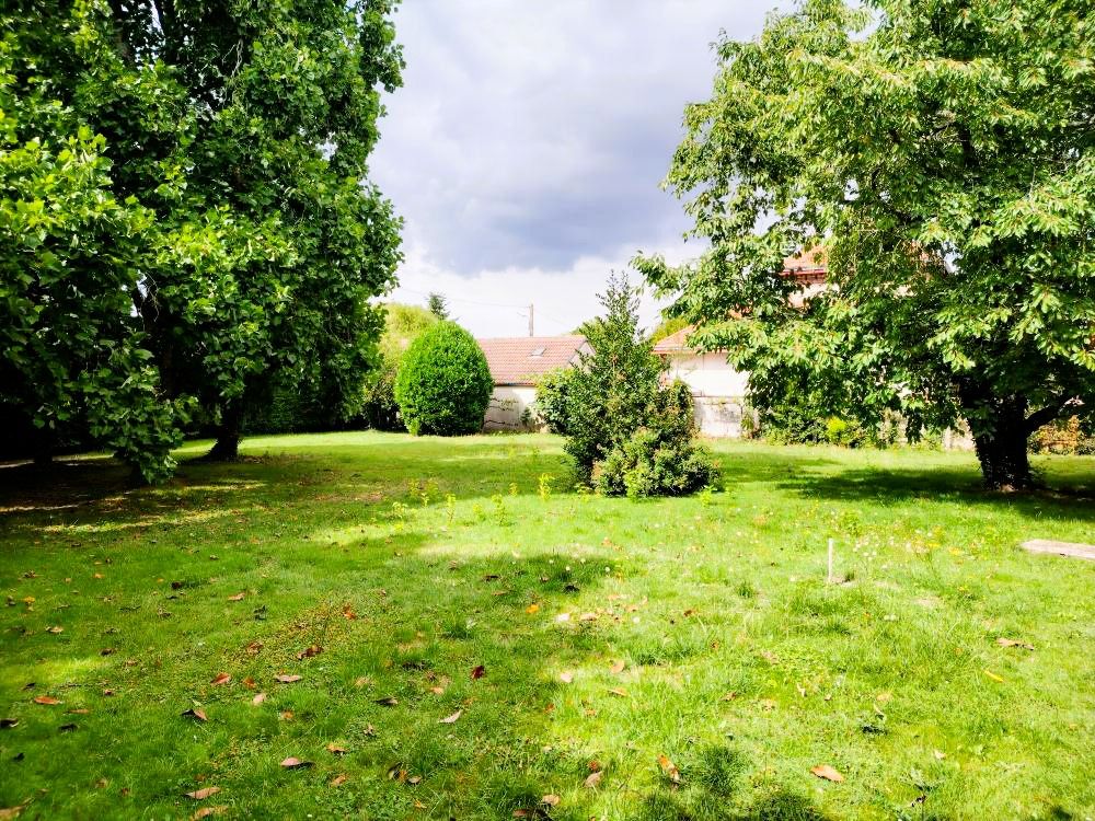 CHARTRES Propriété à 9 kms de Chartres SUD 212 m2 hab. et grange de 100 m² 2