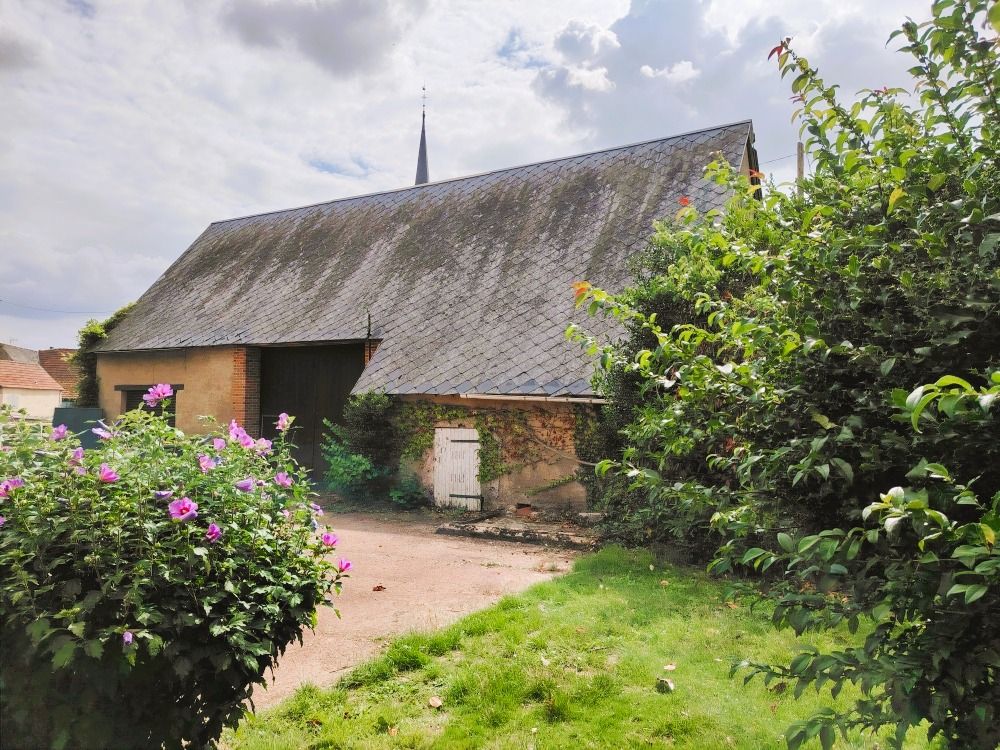 CHARTRES Propriété à 9 kms de Chartres SUD 212 m2 hab. et grange de 100 m² 3