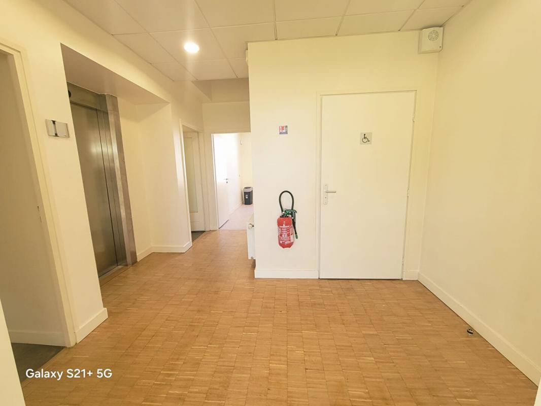 NOGENT-SUR-OISE À LOUER /LOTS DE BUREAUX / NOGENT-SUR-OISE, CENTRE-VILLE 3