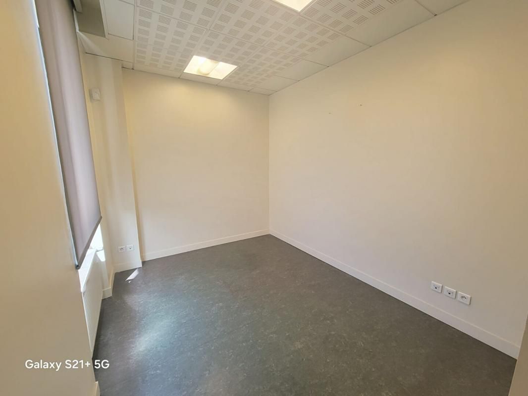 NOGENT-SUR-OISE À LOUER /LOTS DE BUREAUX / NOGENT-SUR-OISE, CENTRE-VILLE 4