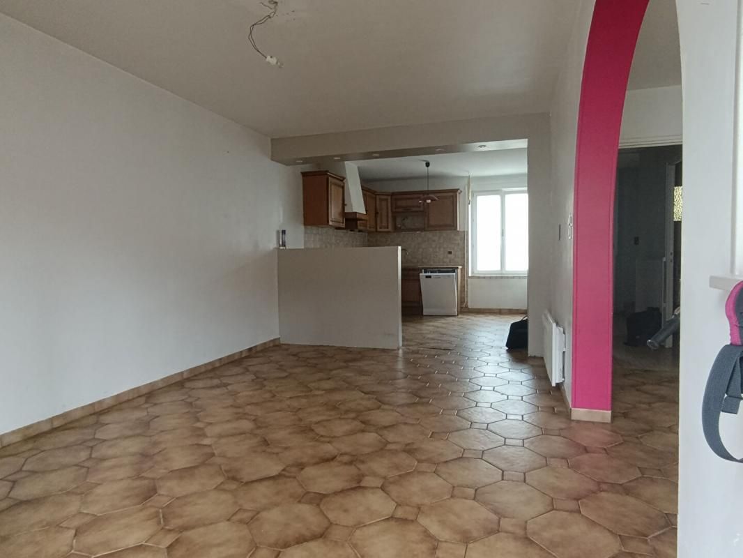 LEROUVILLE MAISON INDIVIDUELLE AVEC GARAGE ET COUR LÉROUVILLE MAISON 86 m² 5 PIÈCES 3