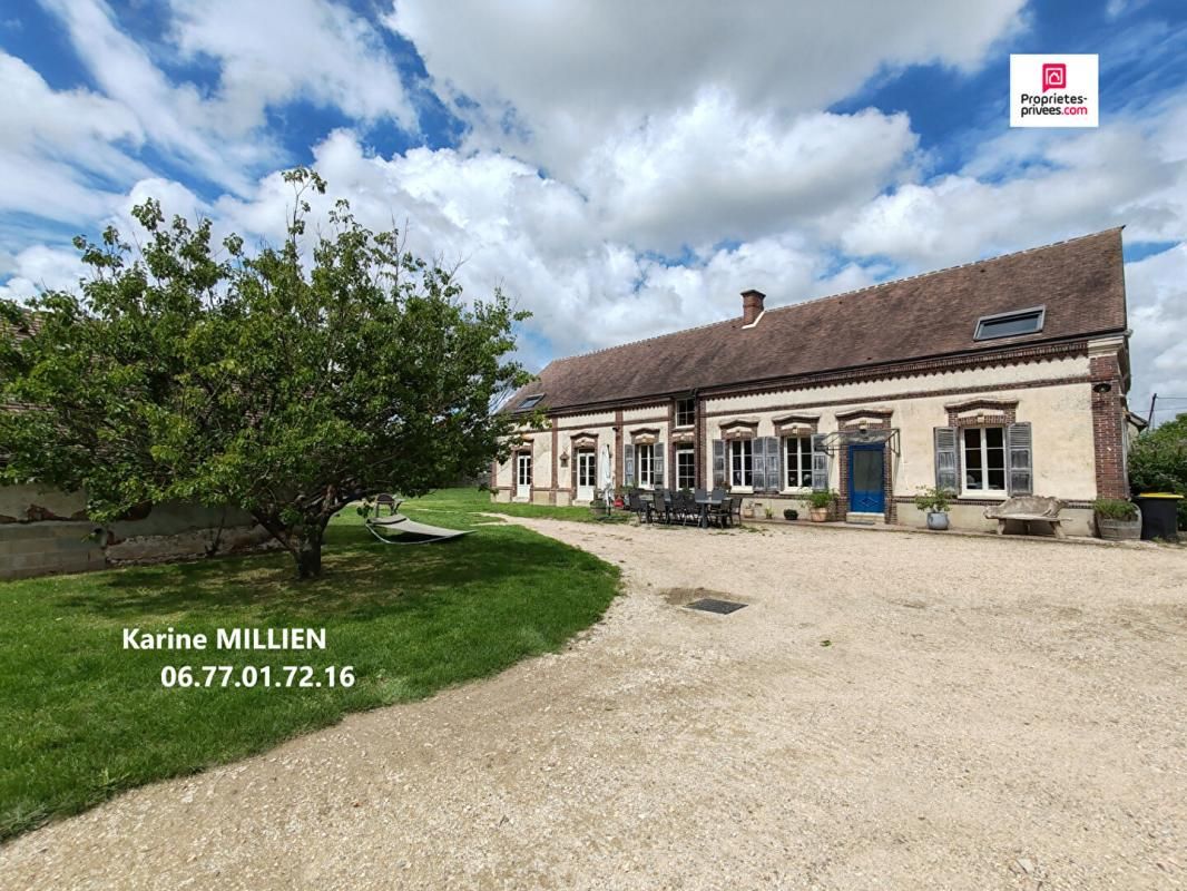 COURDEMANCHE 27320 Maison individuelle avec dépendances - 6 chambres - 1 étage - Terrain et partie boisée - 621 000  HAI