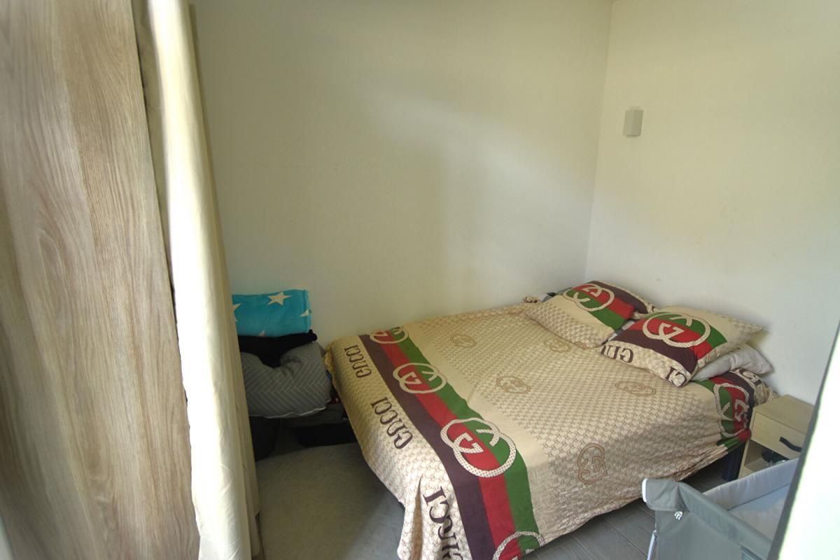 NIMES Maisonnette cosy avec cours et  abris 4