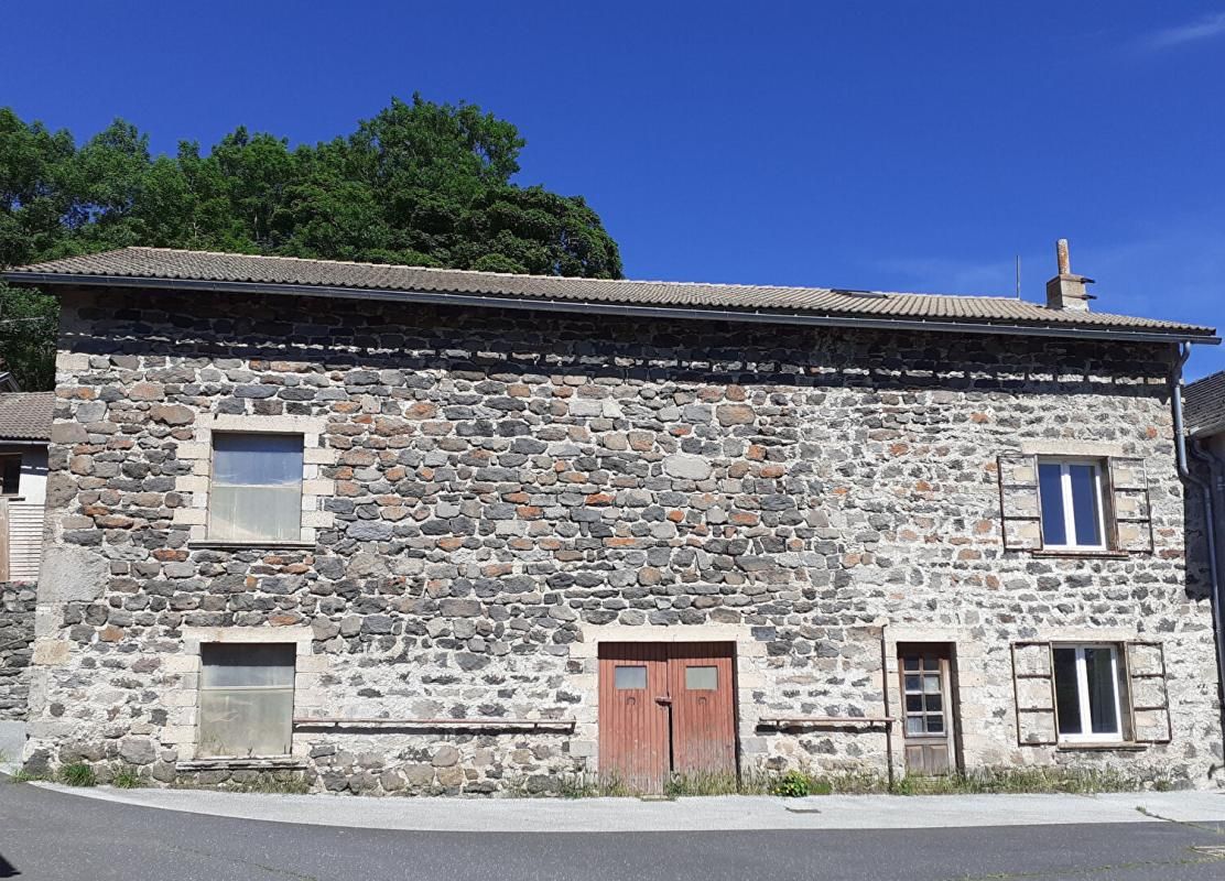 SAINT-FRONT Maison en pierre de 110 m² à Saint Front 2