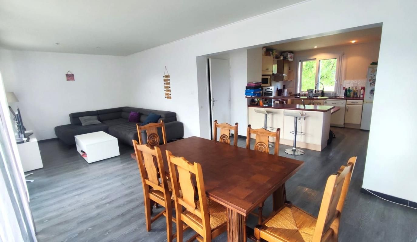 GELOS À VENDRE Spacieuse maison familiale de 154 m² à Gelos 2
