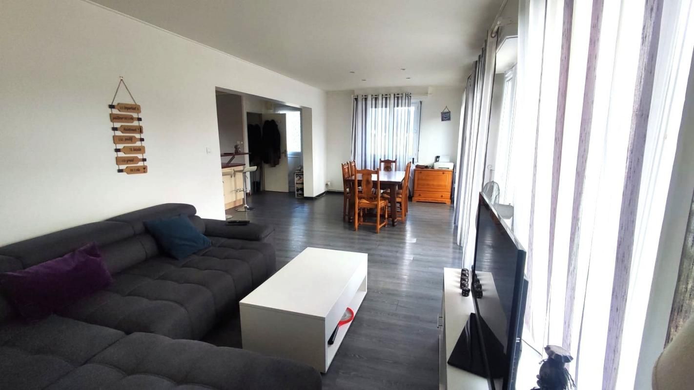 GELOS À VENDRE Spacieuse maison familiale de 154 m² à Gelos 3