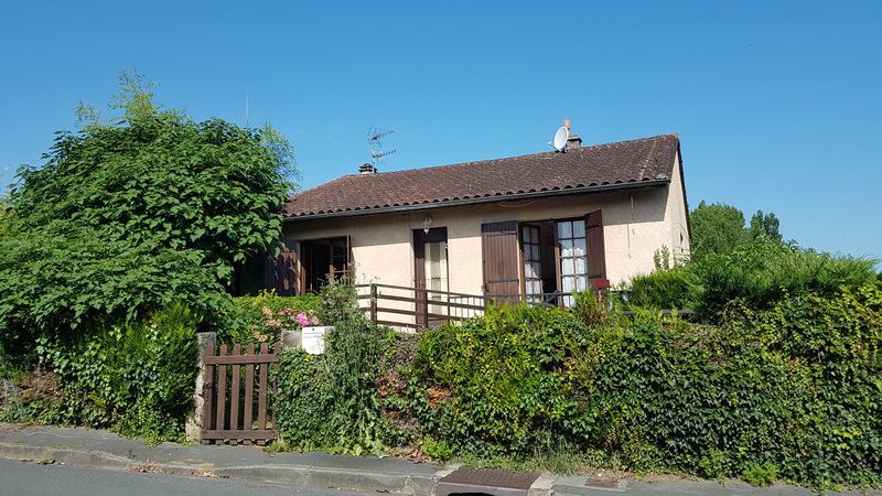 LE BUISSON-DE-CADOUIN Maison 86 m2 Le Buisson De Cadouin 6 pièce(s) 2
