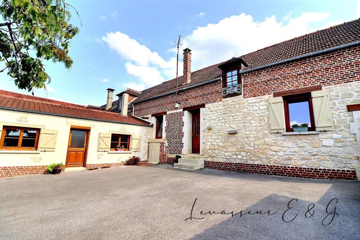 Canly - Maison familiale avec dépendances