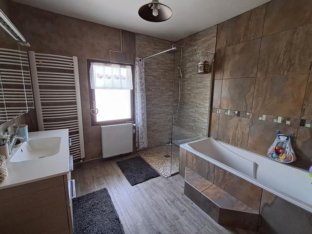VESOUL Maison 7 pièces 150 m2  à Vesoul 239 900 euros 4