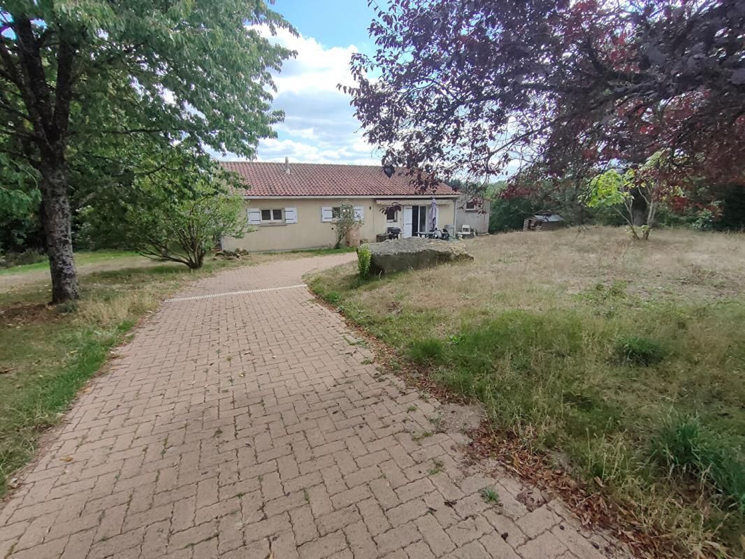 MORTAGNE-SUR-SEVRE Maison Mortagne sur Sèvre 5 pièces 101 m2 2