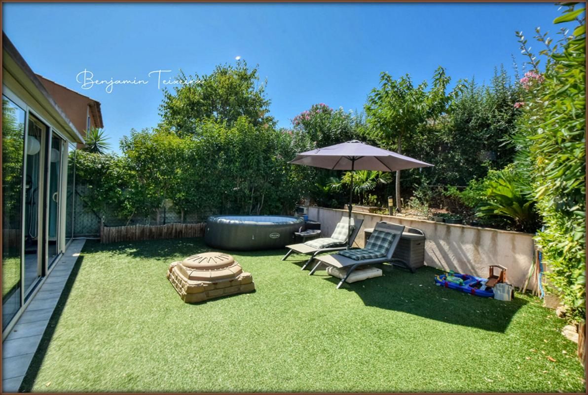 Maison Roquebrune Sur Argens 6 pièce(s) 93 m2 - 4 chambres dont 1 de plain-pied + Parking privé