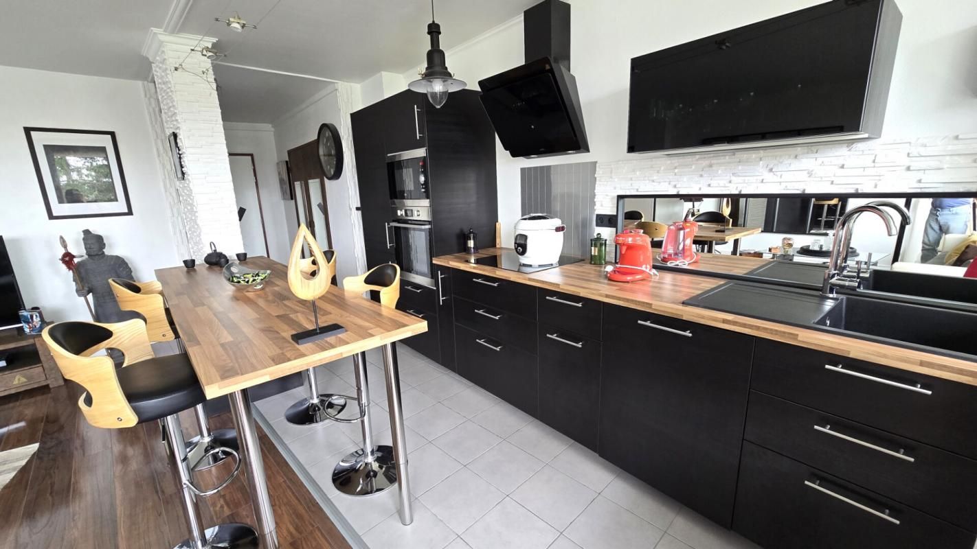 POITIERS Appartement Poitiers 4 pièce(s) 77 m2  rénové 4