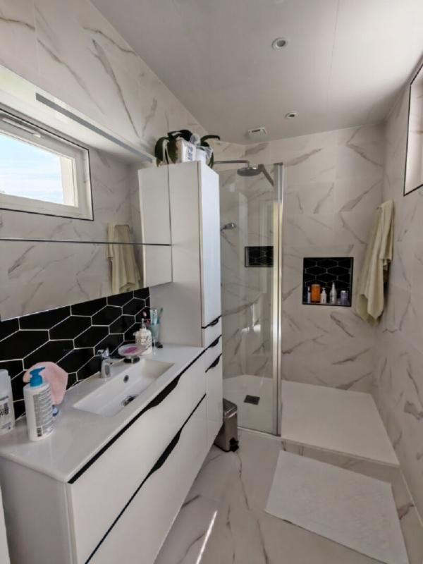 MINIAC-MORVAN 35540 MINIAC MORVAN - Maison et dépendances de 370m² 4