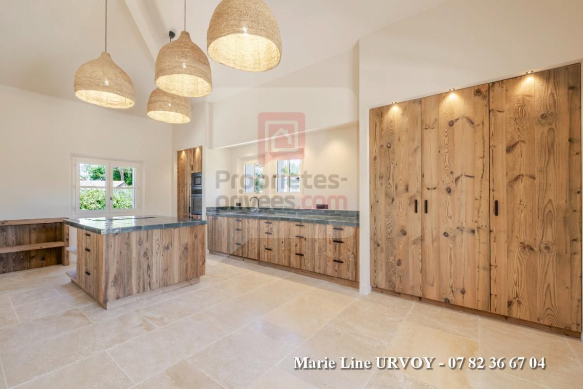 SAINT-REMY-DE-PROVENCE Propriété de charme 300 m² au coeur des Alpilles avec piscine et jardin paysagé 4
