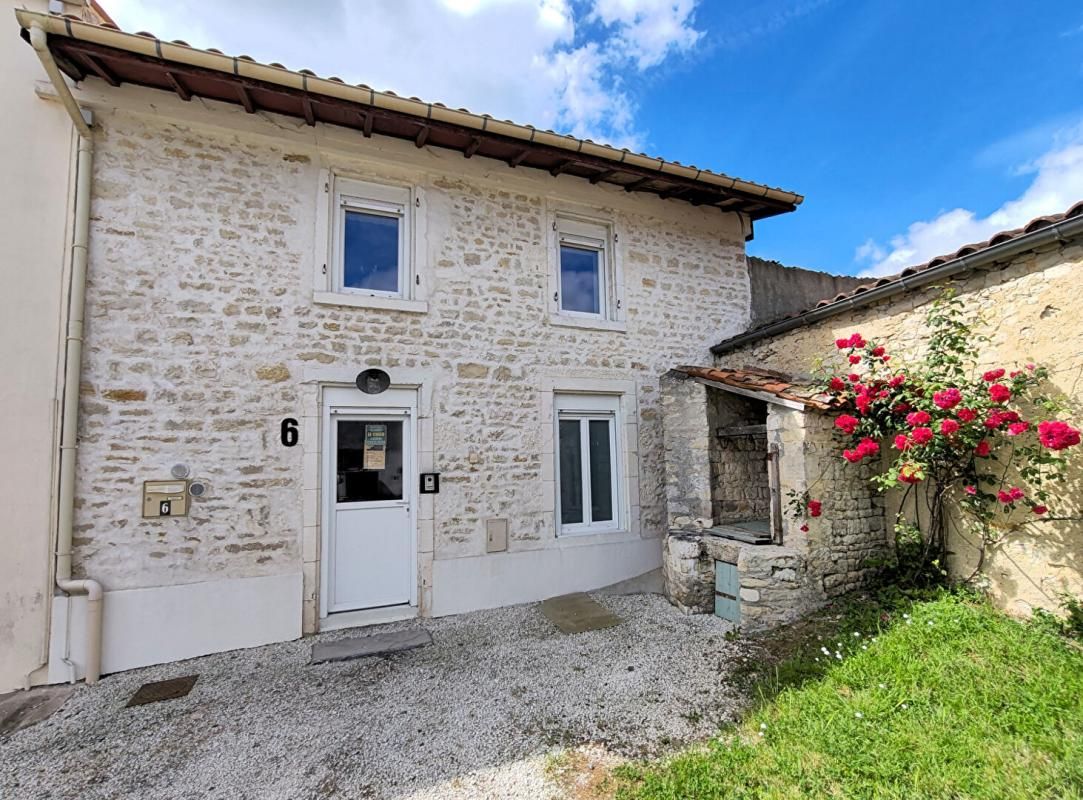 NUAILLE-D'AUNIS Nuaille D'Aunis, ensemble immobilier maison de 184m2 et 2 logements locatifs 2