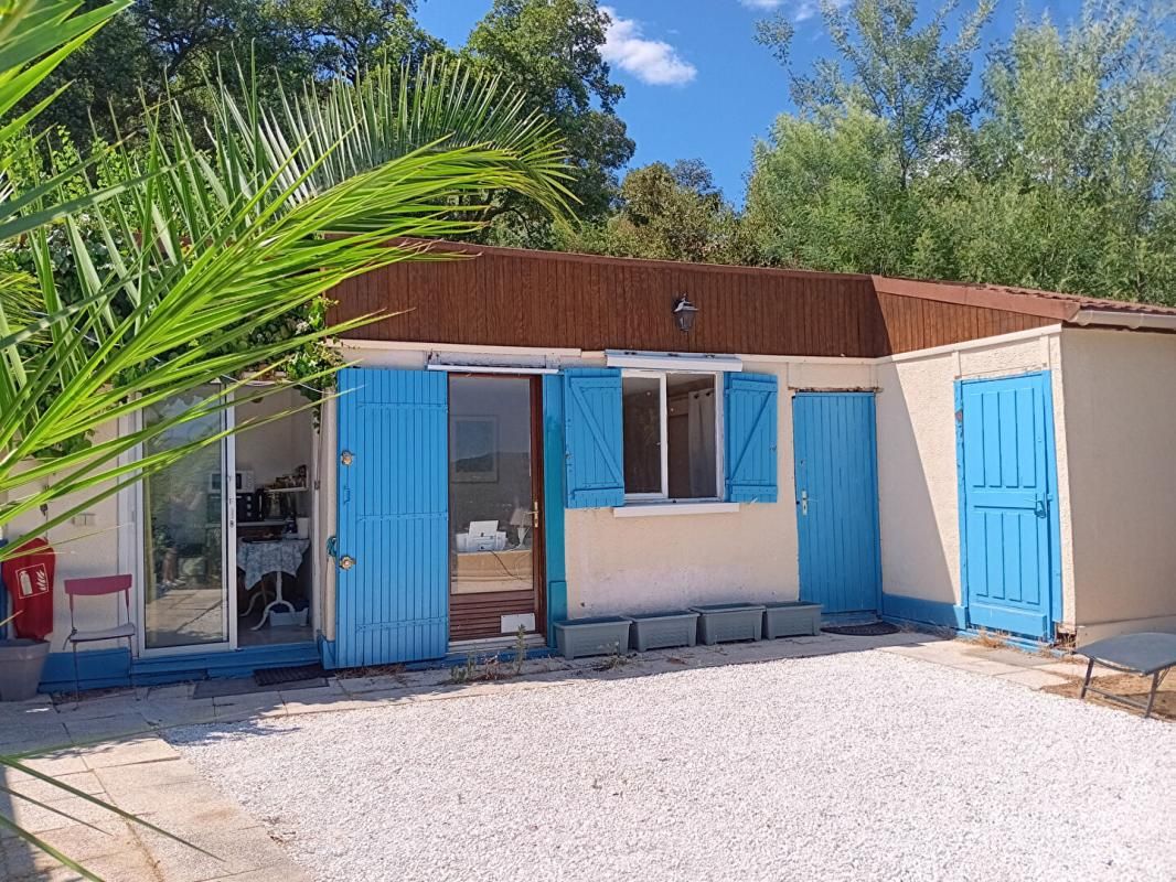 LE MUY Mobil home de 3 pièces avec chalet vue panoramique 3