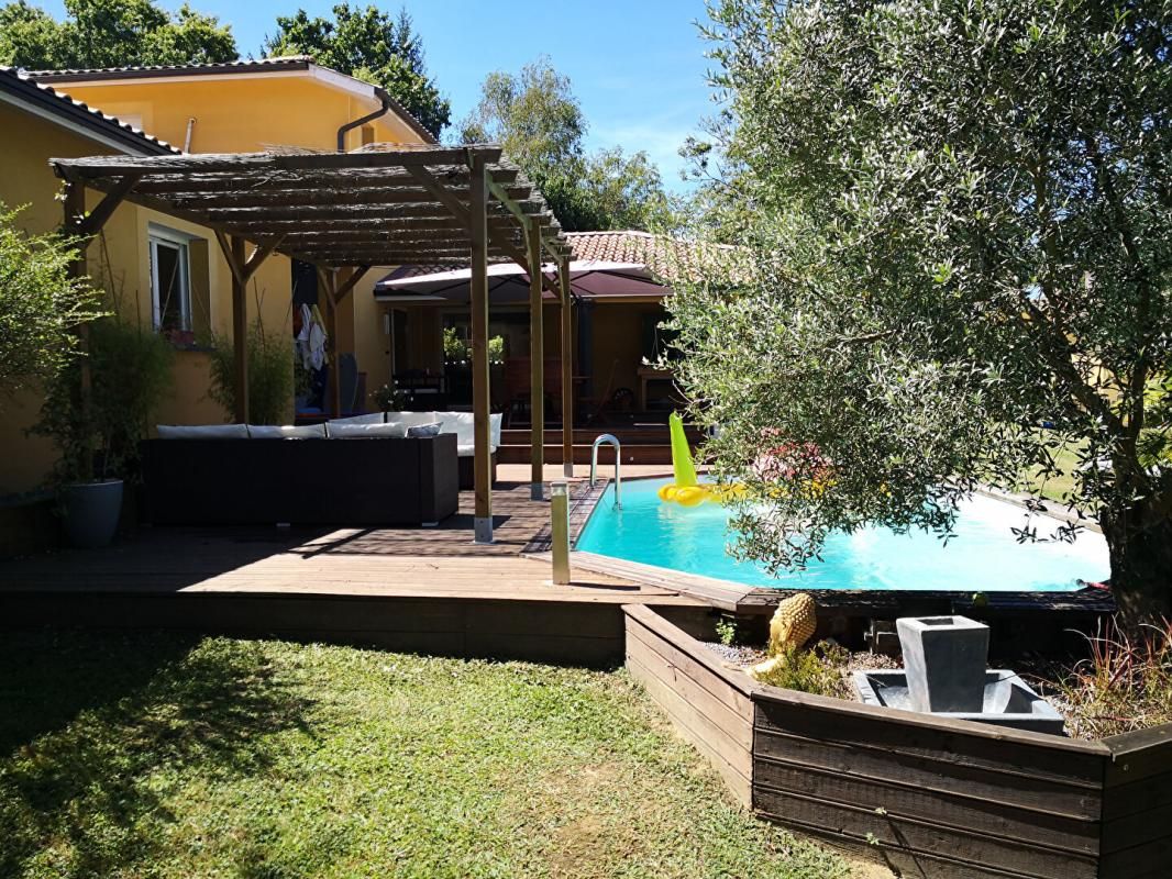 A 12 MINUTES DE PONTONX MAISON 180M2