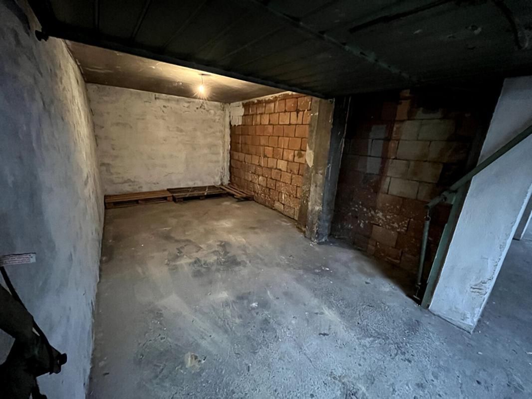 MARIGNANE À louer : Garage spacieux à Marignane 2