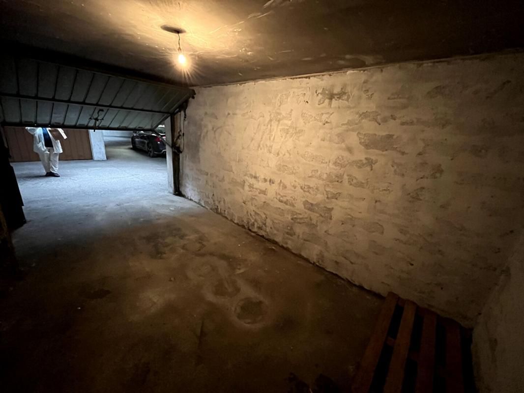 MARIGNANE À louer : Garage spacieux à Marignane 3