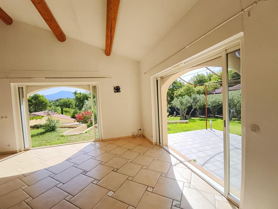 AUBIGNAN AUBIGNAN: UNE VUE EPOUSTOUFLANTE POUR UNE VILLA RECENTE 4