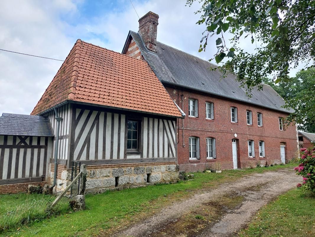 YVETOT Bien d'exception à Yvetot - Corps de ferme du XVIIe siècle sur 1,25 hectare 2