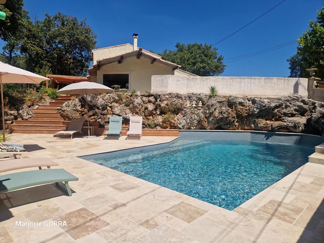 VILLA T4 SUR 1322 M² DE TERRAIN