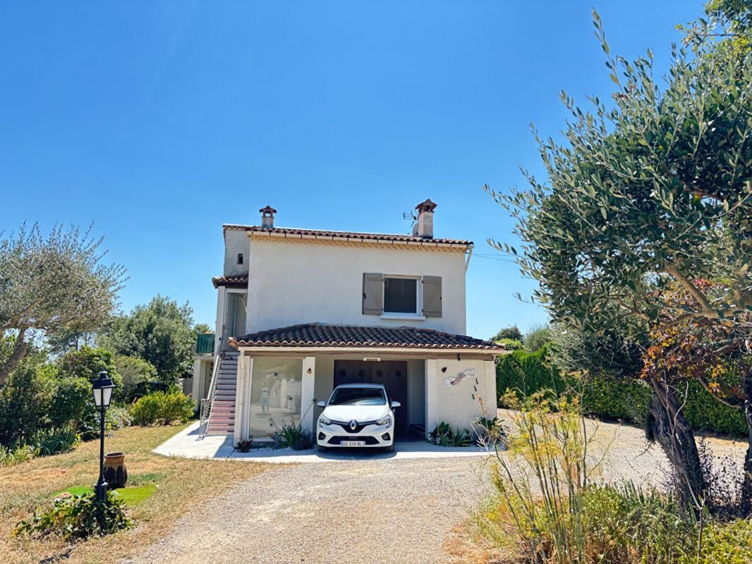 FLAYOSC Villa provençale avec appartement indépendant et piscine . Flayosc 8 pièce(s) 3