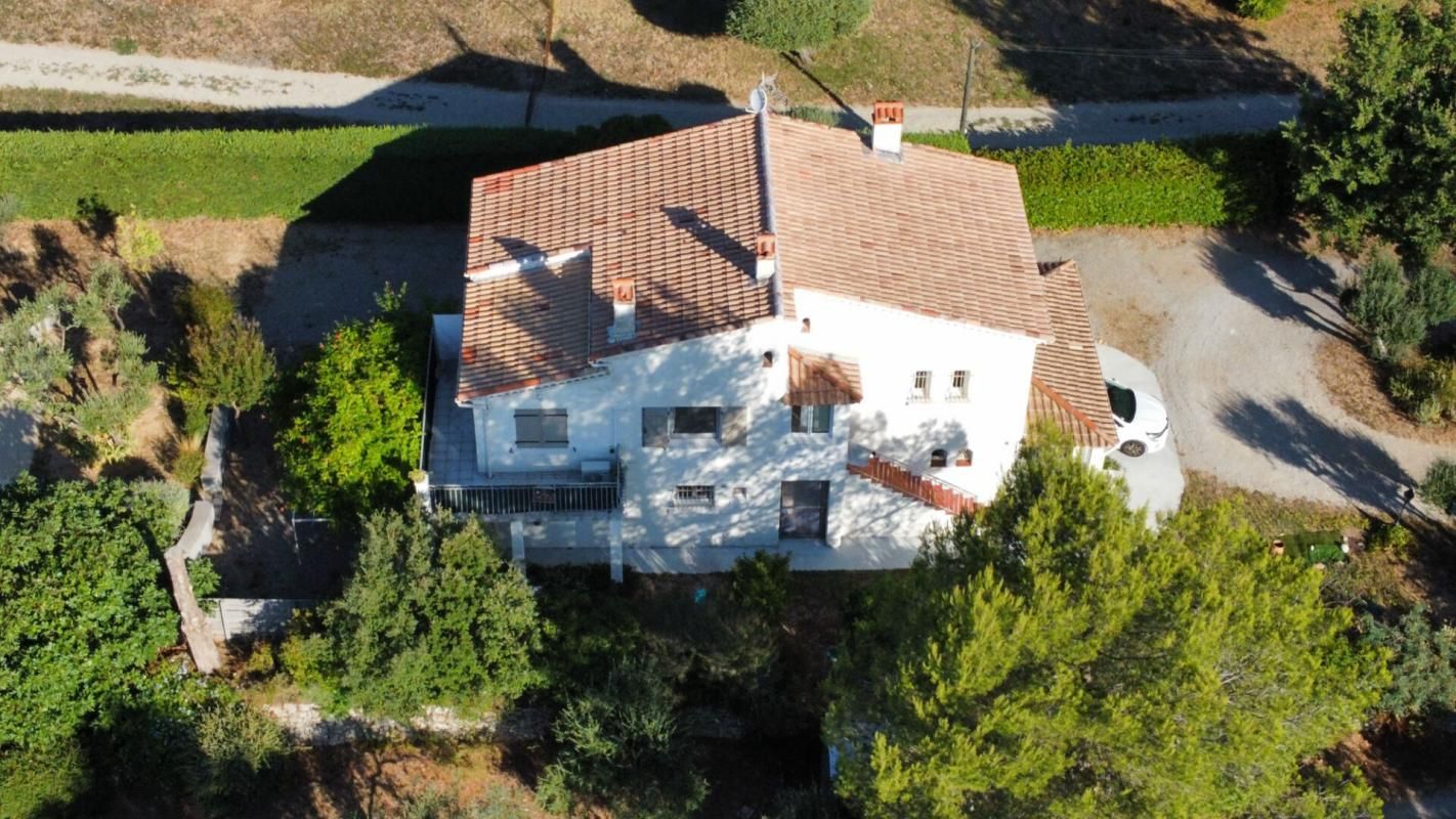 FLAYOSC Villa provençale avec appartement indépendant et piscine . Flayosc 8 pièce(s) 4