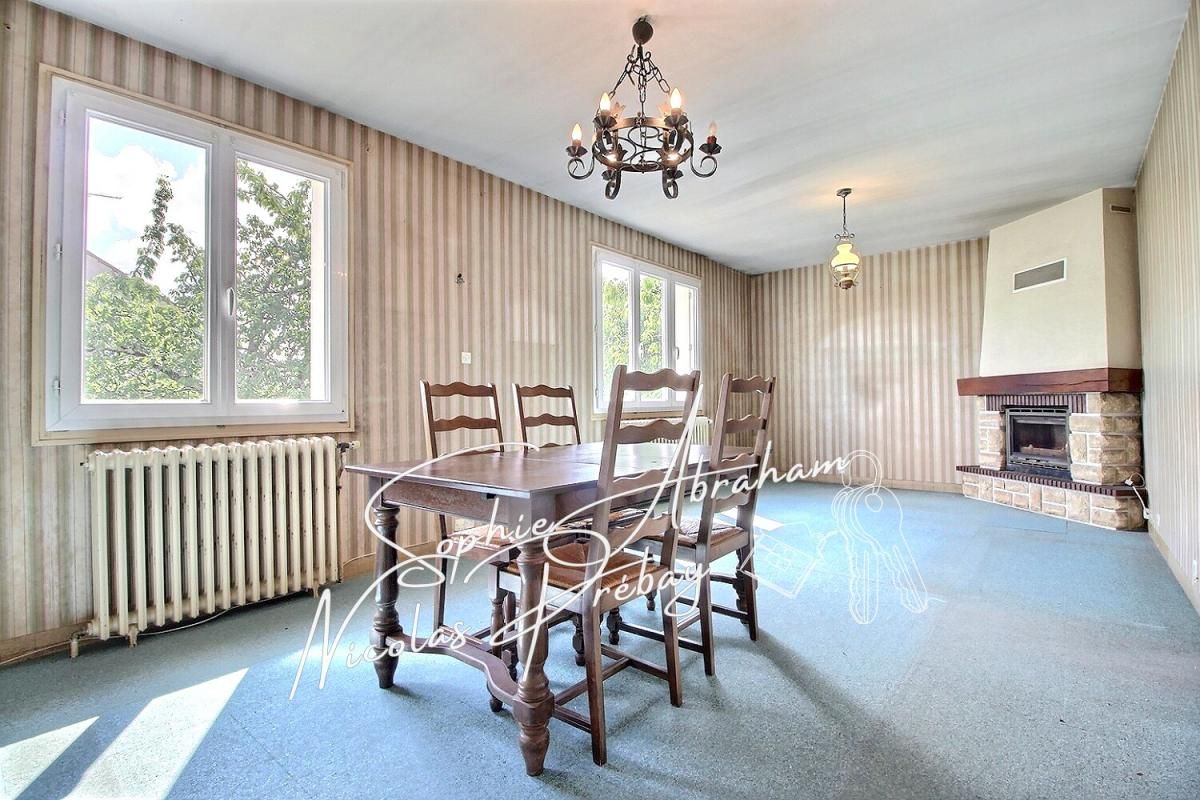 GRENEVILLE-EN-BEAUCE Maison 3 pièces à Greneville En Beauce 3