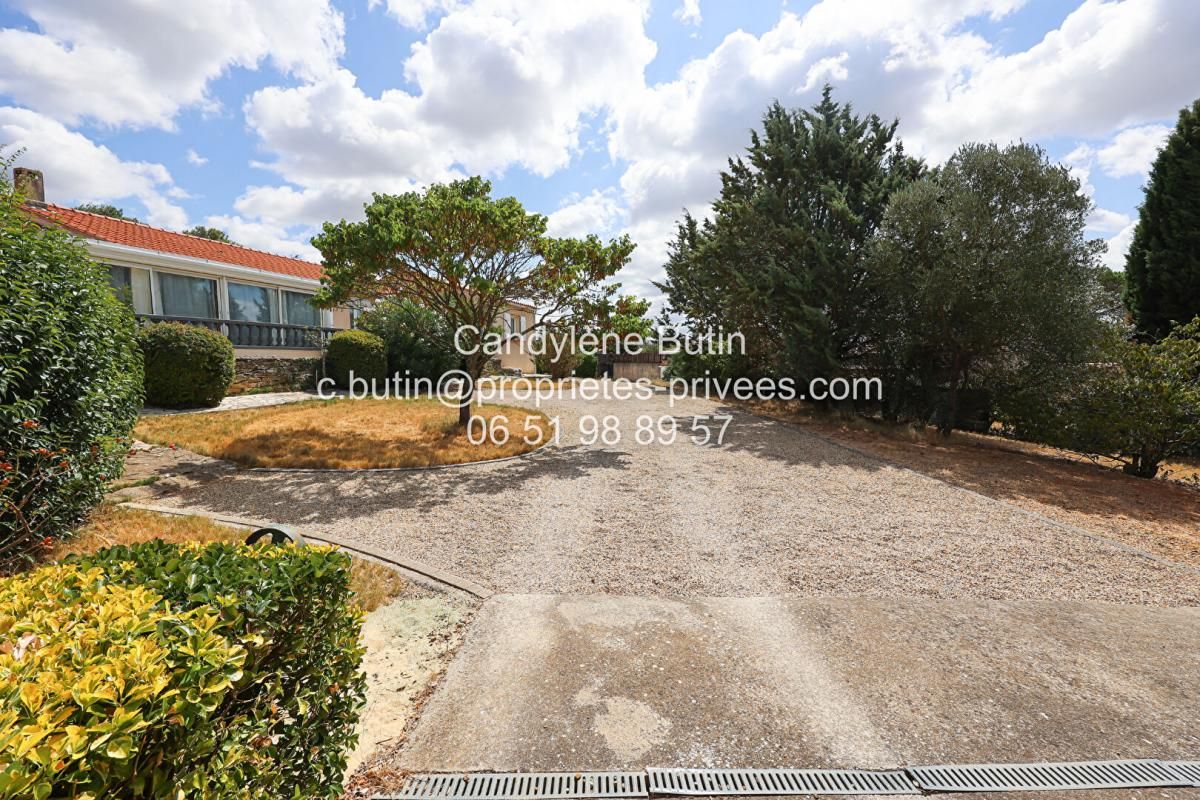 MALVES-EN-MINERVOIS Villa Malves En Minervois 6 pièce(s) 152 m2 3