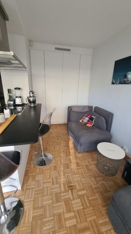 MALAKOFF Studio rénové avec parking et cave _ Calme, proche métro _ Malakoff 4