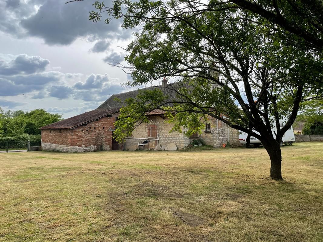DAMEREY Ancienne Ferme située à DAMEREY (71620) 70M2 2