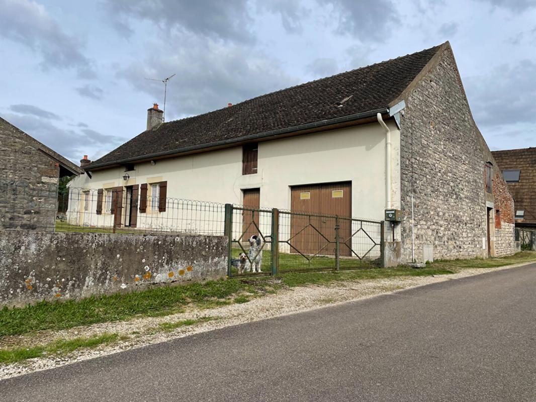 DAMEREY Ancienne Ferme située à DAMEREY (71620) 70M2 4