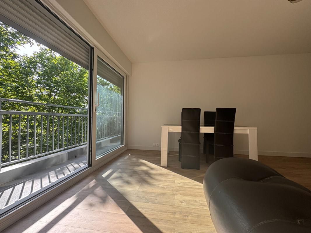 LILLE Appartement Lille 97m2  3 chambres , 2 salles de bain, Balcon+ Parking -Quartier Vauban-Cormontaigne 4