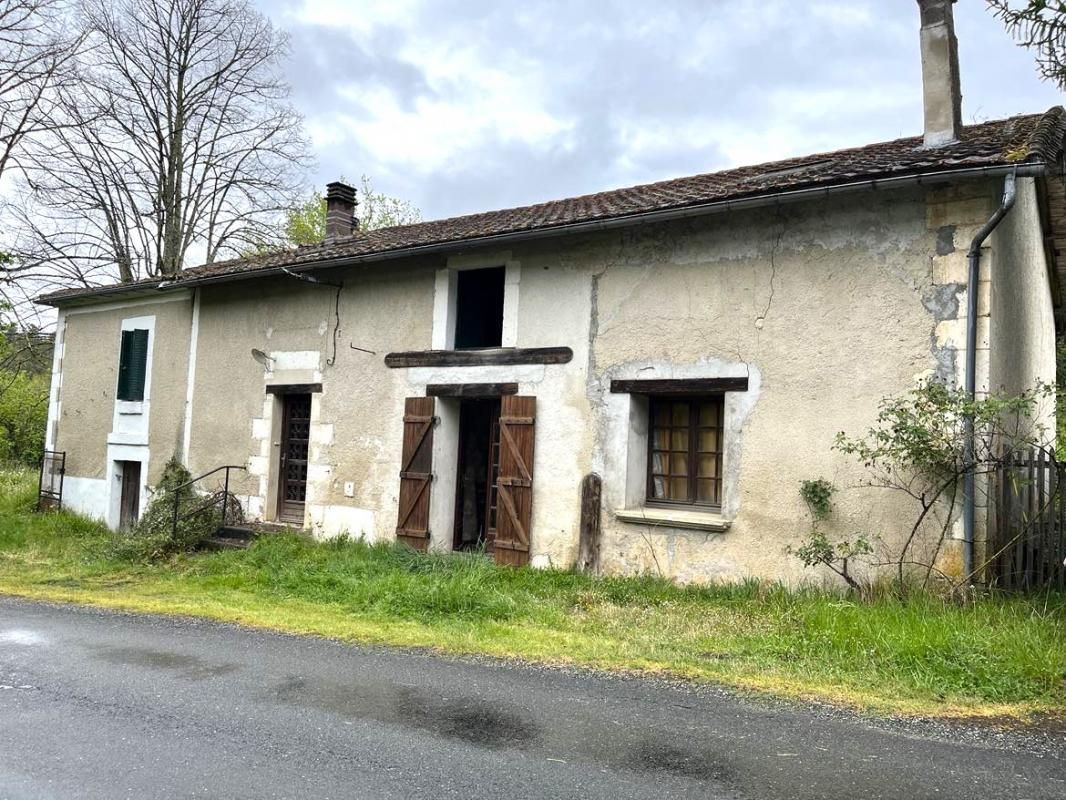 CHATEAU-L'EVEQUE Maison à rénover Château L'Evêque  220 m2 2