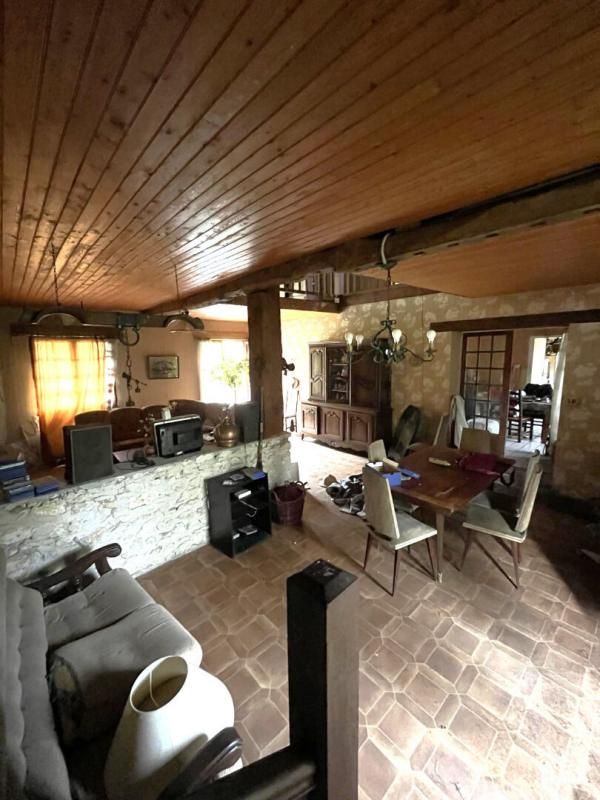 CHATEAU-L'EVEQUE Maison à rénover Château L'Evêque  220 m2 3