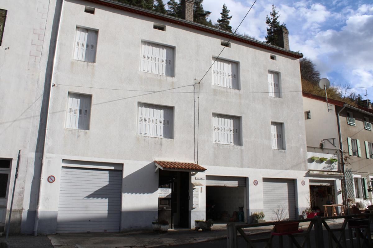 Maison  avec 3 appartements Saint Bonnet Laval 9 pièce(s) 178 m2
